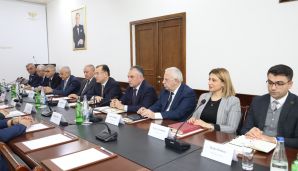Müharibə, Əmək və Silahlı Qüvvələr Veteranları Təşkilatının nümayəndələri ilə görüş keçirilib -    FOTO — foto 2