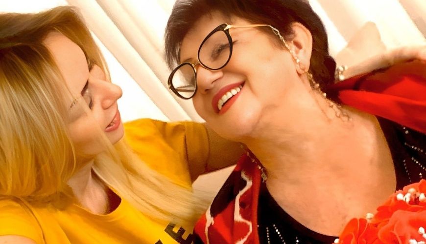 "Anamın qucağında uzanıb onun gözəl ruhu üçün mahnı oxuyurdum"
