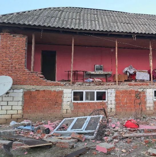 Fərdi yaşayış evində partlayış baş verib, 1 nəfər xəsarət alıb