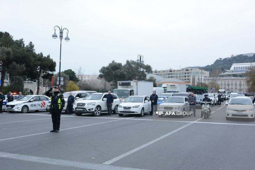 Təyyarə qəzasında həlak olanların xatirəsi bir dəqiqəlik sükutla yad olunub