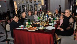 Abşeron rayonunda şəhid övladları üçün Dünya Azərbaycanlılarının Həmrəyliyi Günü və Yeni İl bayramı münasibəti ilə şənlik keçirilib -    FOTOLAR — foto 14
