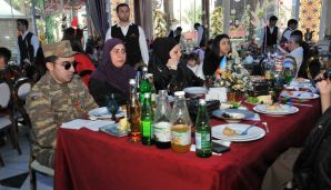 Abşeron rayonunda şəhid övladları üçün Dünya Azərbaycanlılarının Həmrəyliyi Günü və Yeni İl bayramı münasibəti ilə şənlik keçirilib -    FOTOLAR — foto 16