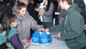 AHİK uşaqlar üçün bayram şənlikləri keçirir, sovqatlar paylayır -    FOTOLAR — foto 17