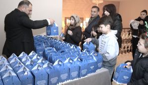 AHİK uşaqlar üçün bayram şənlikləri keçirir, sovqatlar paylayır -    FOTOLAR — foto 11