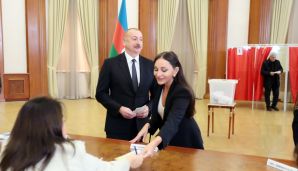 Prezident İlham Əliyev, birinci xanım Mehriban Əliyeva və ailə üzvləri Xankəndidə səs veriblər -     VİDEO - FOTO — foto 5