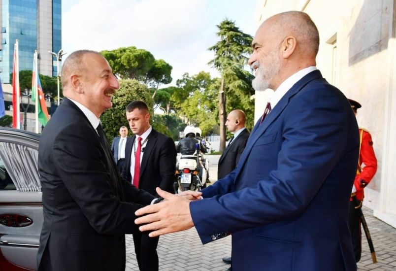 Albaniyanın baş naziri Prezident İlham Əliyevi təbrik edib