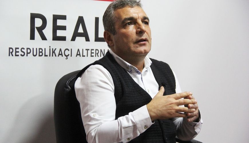 "Ya siyasətlə məşğul olacağıq, ya da şələ-şüləmizi yığıb, balıq tutacağıq" -       Natiq Cəfərli