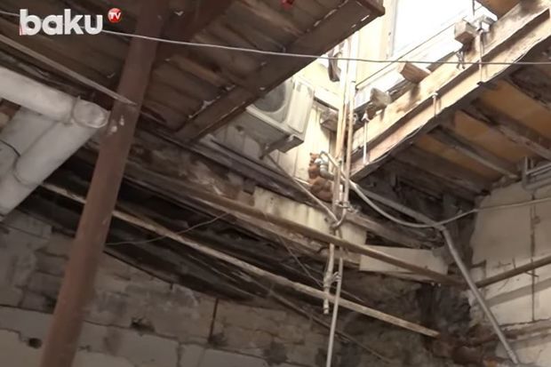 Tarixi memarlıq nümunəsi qəzalı vəziyyətdə -     VİDEO
