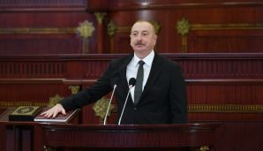 Prezident İlham Əliyev müqəddəs “Qurani-Şərif”ə əl basaraq and içib -   YENİLƏNDİ - 4 — foto 12