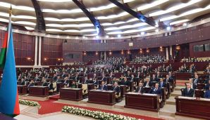 Prezident İlham Əliyev müqəddəs “Qurani-Şərif”ə əl basaraq and içib -   YENİLƏNDİ - 4 — foto 2