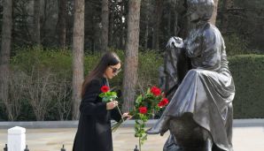 Prezident və birinci xanım Heydər Əliyevin məzarını ziyarət etdi -     FOTOLAR - YENİLƏNDİ — foto 5