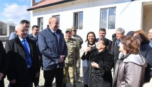Prezident Xocalıda soyqırımı memorialının təməlini qoyub, rayon ictimaiyyətinin nümayəndələri ilə görüşüb -   FOTO - YENİLƏNDİ - 3 — foto 11