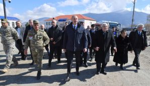 Prezident Xocalıda soyqırımı memorialının təməlini qoyub, rayon ictimaiyyətinin nümayəndələri ilə görüşüb -   FOTO - YENİLƏNDİ - 3 — foto 14