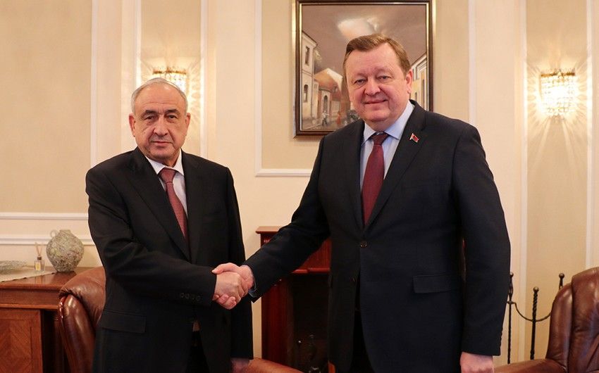 Məhərrəm Əliyev Belarusun XİN başçısına etimadnaməsinin surətini təqdim etdi