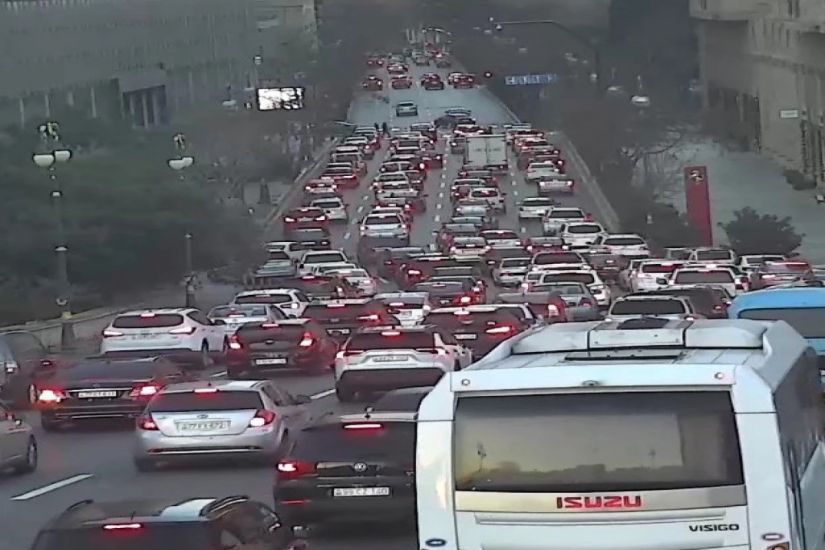 Bakıda sıxlıq müşahidə edilən yollar