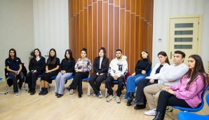 Azərbaycan Könüllüləri gənc seçiciləri maarifləndirəcək -       FOTOLAR — foto 2