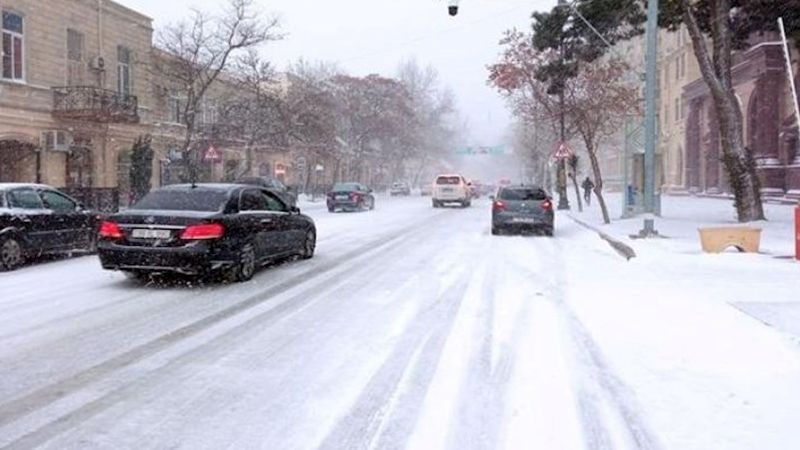 Qar yağdı, Bakı "batdı": Meriyanın yollar üçün aldığı 2300 ton duz hara getdi?