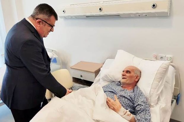 Əməkdar jurnalist yenə xəstəxanaya yerləşdirildi