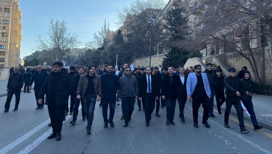 GAP üzvləri 20 Yanvar faciəsinin növbəti ildönümü ilə əlaqədar Şəhidlər xiyabanını ziyarət ediblər -     FOTO