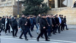 GAP üzvləri 20 Yanvar faciəsinin növbəti ildönümü ilə əlaqədar Şəhidlər xiyabanını ziyarət ediblər -     FOTO — foto 2