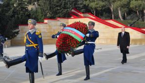 Prezident və birinci xanım Şəhidlər xiyabanını ziyarət edib -         YENİLƏNDİ — foto 4