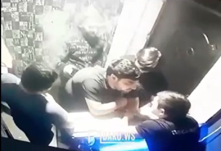 Bakıda gecə klubunda dava: 3 nəfər bıçaqlanıb -     ANBAAN VİDEO