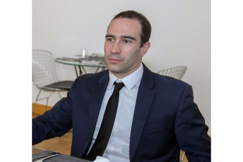 Bakıda saxlanılan casusun Fransadakı qalmaqalı böyüyür