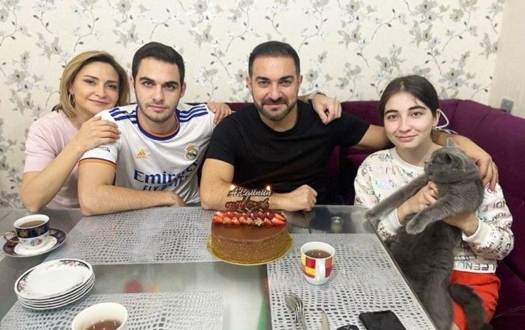 Qızını Çinə, oğlunu isə Avropaya göndərir
