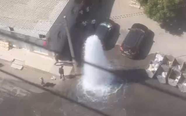 Xırdalanda su borusu partladı -     VİDEO