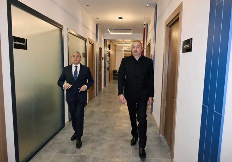 Prezident İlham Əliyev Şuşada Dövlət Xidmətləri Mərkəzinin əsaslı təmirdən sonra açılışında iştirak edib  -     FOTO - YENİLƏNDİ