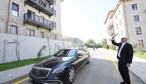 Azərbaycan, Özbəkistan və Qırğızıstan prezidentləri Şuşada birinci yaşayış kompleksində və Aşağı Gövhər Ağa məscidində olub, şəhəri gəziblər  -     YENİLƏNDİ — foto 1
