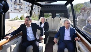 Azərbaycan, Özbəkistan və Qırğızıstan prezidentləri Şuşada birinci yaşayış kompleksində və Aşağı Gövhər Ağa məscidində olub, şəhəri gəziblər  -     YENİLƏNDİ — foto 10