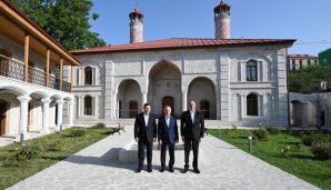 Azərbaycan, Özbəkistan və Qırğızıstan prezidentləri Şuşada birinci yaşayış kompleksində və Aşağı Gövhər Ağa məscidində olub, şəhəri gəziblər  -     YENİLƏNDİ — foto 15