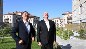 Azərbaycan, Özbəkistan və Qırğızıstan prezidentləri Şuşada birinci yaşayış kompleksində və Aşağı Gövhər Ağa məscidində olub, şəhəri gəziblər  -     YENİLƏNDİ — foto 3