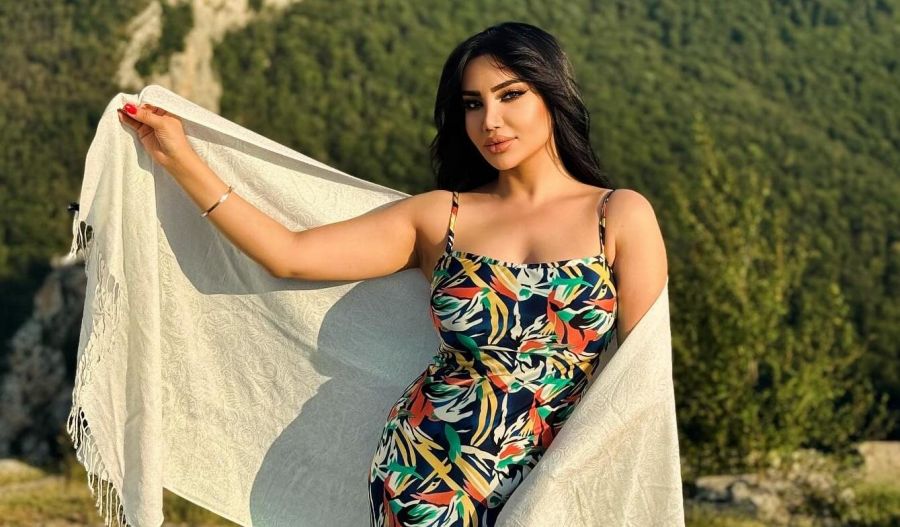 Əməkdar artist Cıdır düzündə poza verdi -   FOTOLAR