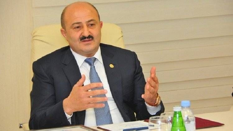 Bu icra başçısı da yola salınır:       Yerinə məşhur deputat gətirilir - FOTO