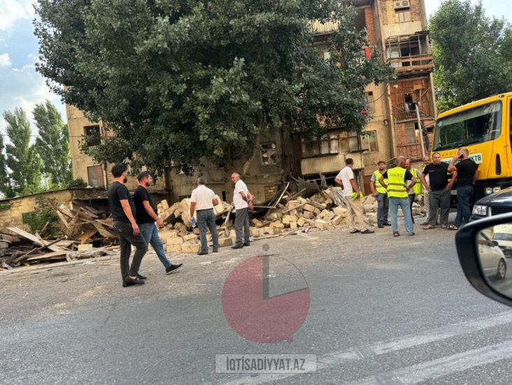 Bakının bu ərazisində tikililər sökülür