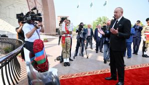 Prezident İlham Əliyev İslamabadda milli abidəni ziyarət edib -   YENİLƏNDİ — foto 2