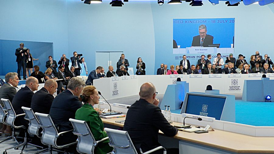 Prezident “Avropa Siyasi Birliyi” 4-cü Zirvə toplantısının açılış plenar sessiyasında iştirak edib -       YENİLƏNDİ