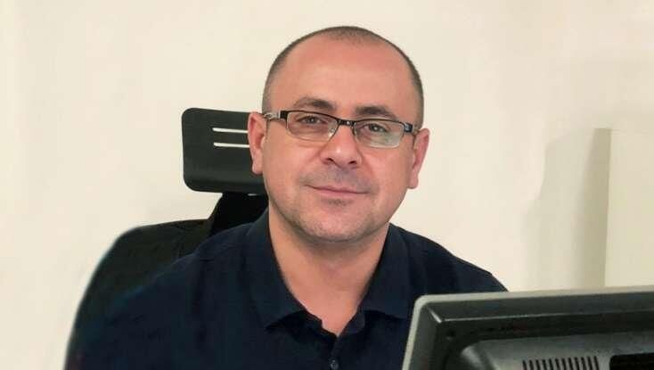Tanınmış aparıcıya ağır itki -     FOTO
