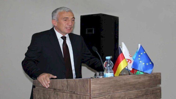 İcra Hakimiyyətində insident: Başçı müavini ilə fermerin sözü çəp gəldi