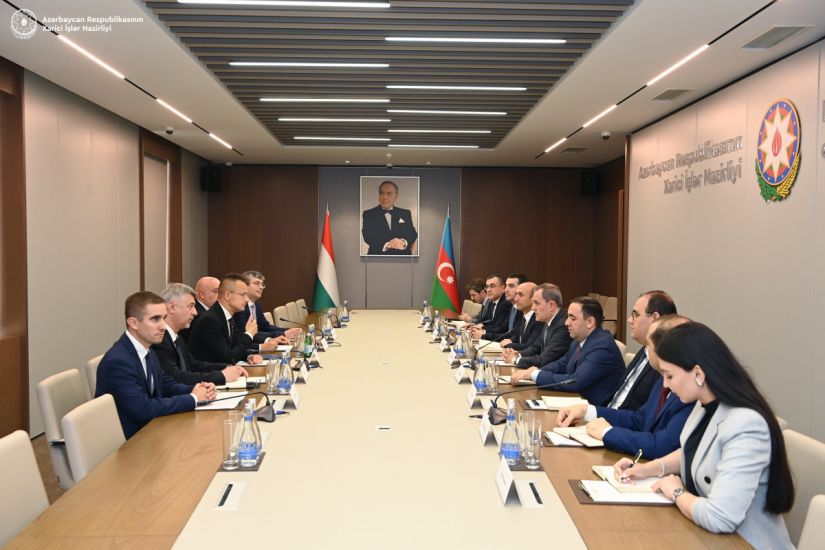 Azərbaycan və Macarıstan xarici işlər nazirlərinin geniş tərkibdə görüşü keçirildi