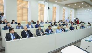 Eldəniz Əmirovun “Avrasiyanın Arteriyaları” adlı kitabının təqdimatı keçirildi -    FOTOLAR — foto 8