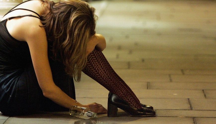 Kişi arvadını küt alətlə xəsarət yetirməkdə şübhəli bilinir