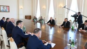 İlham Əliyev İtaliyanın müdafiə nazirinin başçılıq etdiyi nümayəndə heyətini qəbul edib — foto 1