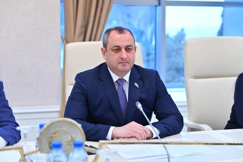 Adil Əliyevin deputat səlahiyyətlərinə xitam verildi