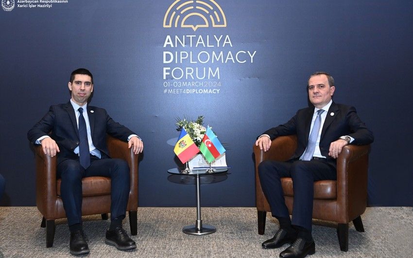 Azərbaycan və Moldova XİN başçıları ikitərəfli və regional məsələləri müzakirə ediblər