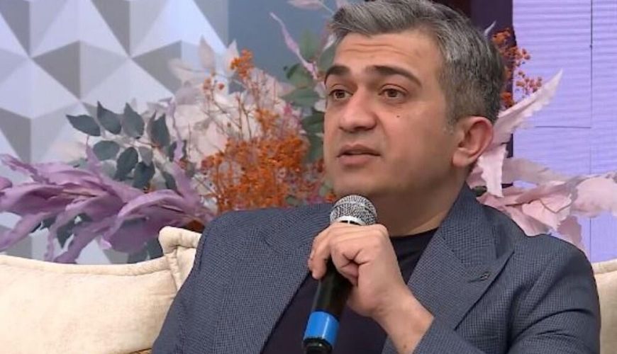 "Atasının 40-ı çıxmamış oxuyub, oynayır"