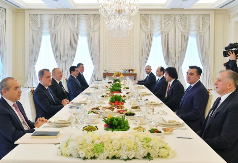 Prezident İlham Əliyevin Baş nazir İrakli Kobaxidze ilə geniş tərkibdə görüşü başladı -   YENİLƏNDİ