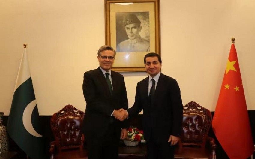 Hikmət Hacıyev Pekində Pakistanın Çindəki səfiri ilə görüşüb